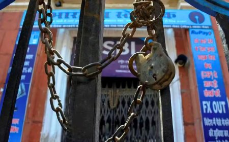 তুলে নেওয়া হলো ব্যাঙ্ক ধর্মঘট, বকরি ইদের নতুন সূচিসহ মে-র শেষ সপ্তাহে খোলাই থাকছে এসবিআই